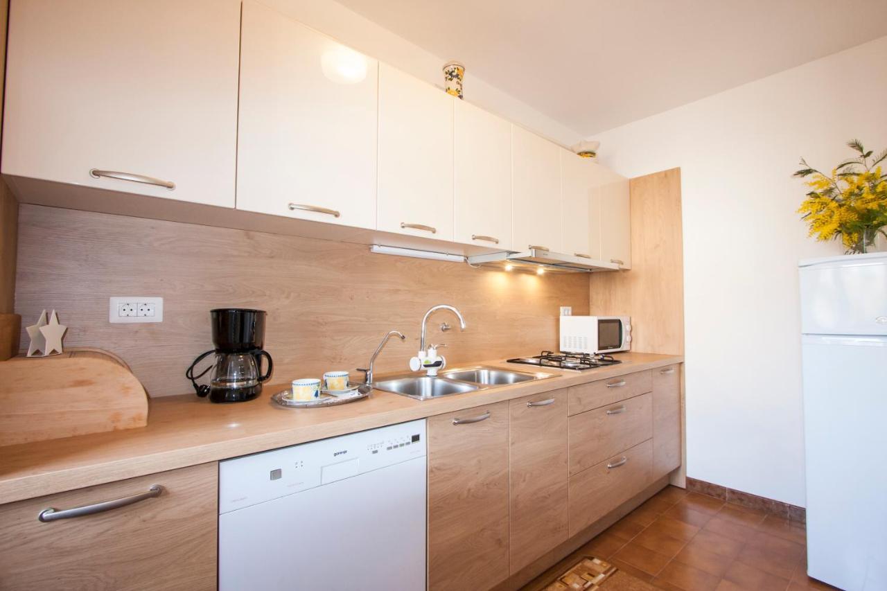 Apartment Nola By Rent Istria Пореч Экстерьер фото