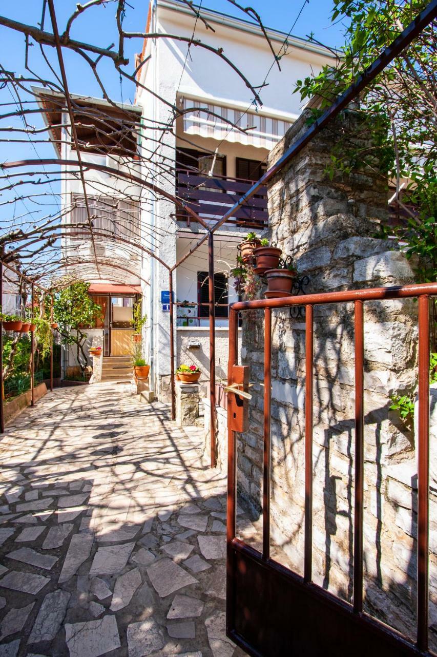 Apartment Nola By Rent Istria Пореч Экстерьер фото